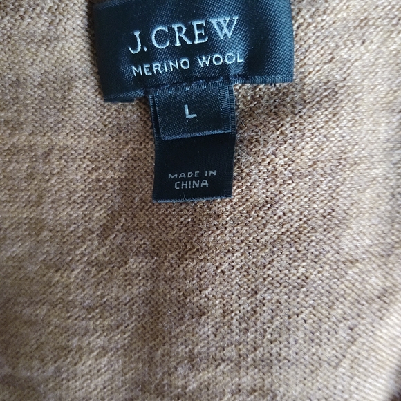 Set of 3 v-neck sweaters. - Picture 6 of 8